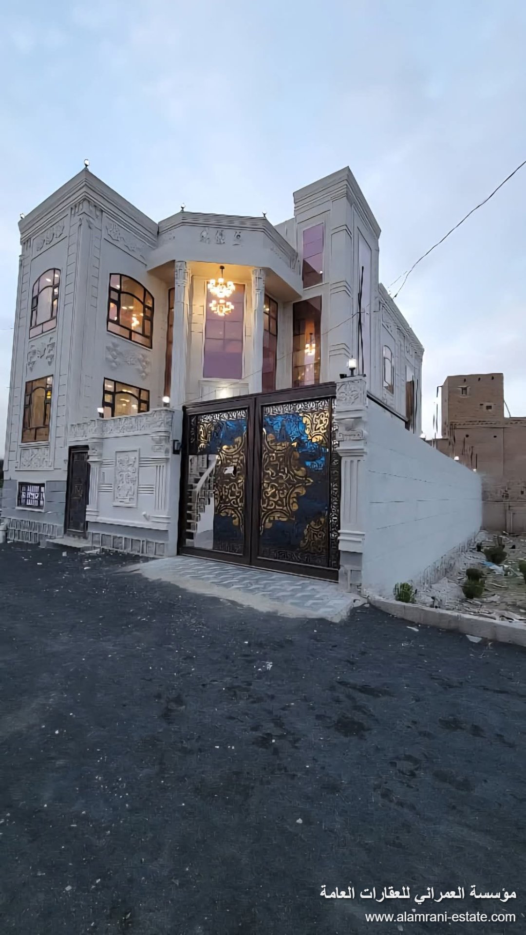 فيلا حديثة وأنيقة واجهة حجر