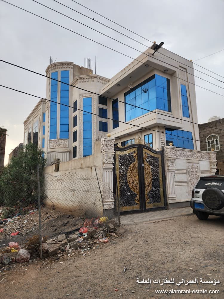 فيلا فخمة بلمسات راقية (دورين وبدروم)